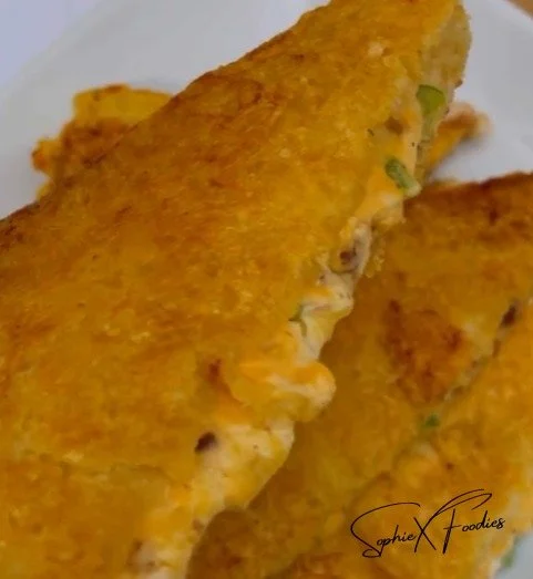 Bell Pepper Grilled Cheese sandwich with melted cheese and fresh bell peppers