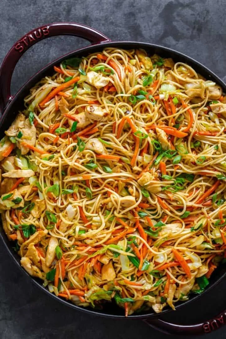 Delicious Chicken Chow Mein with tender chicken, vegetables, and noodles