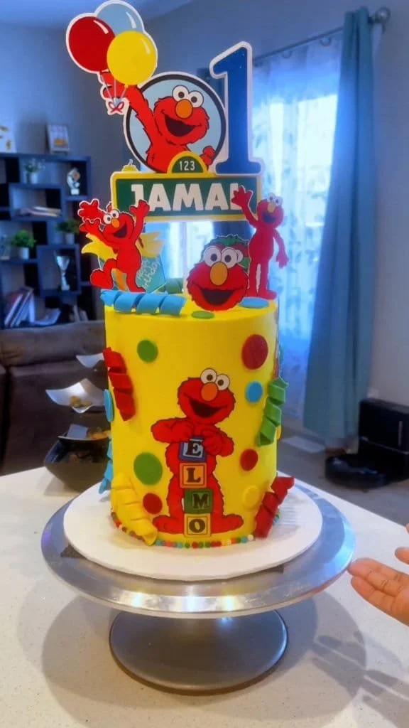 Colorful Elmo cake decorated with vibrant icing for a fun birthday celebration