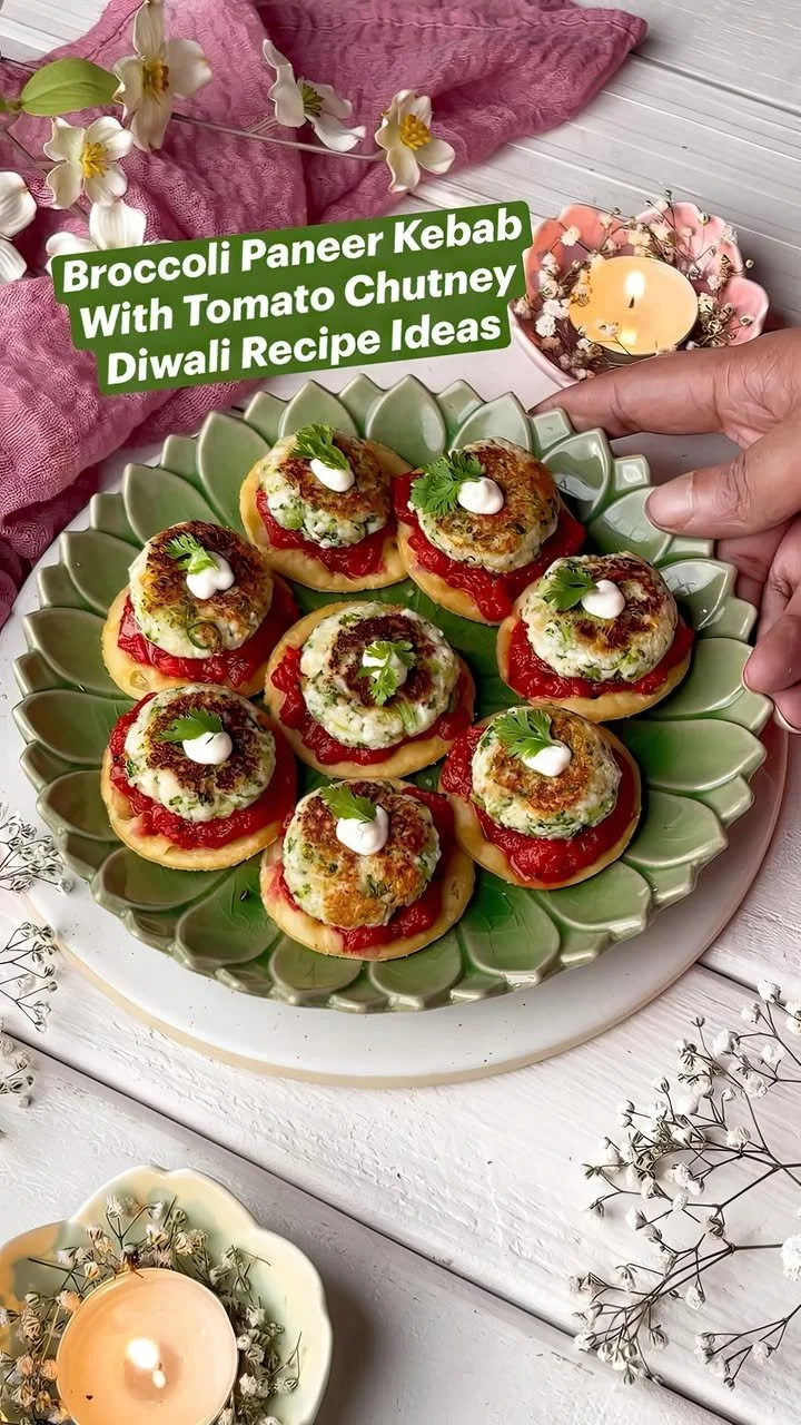 Broccoli Paneer Kebab served with tangy tomato chutney on a plate