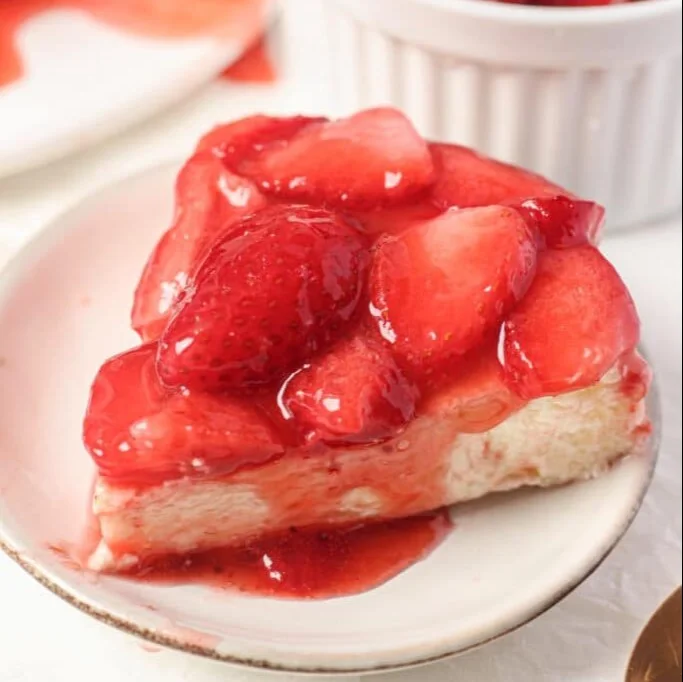 Delicious low calorie cheesecake topped with fresh berries