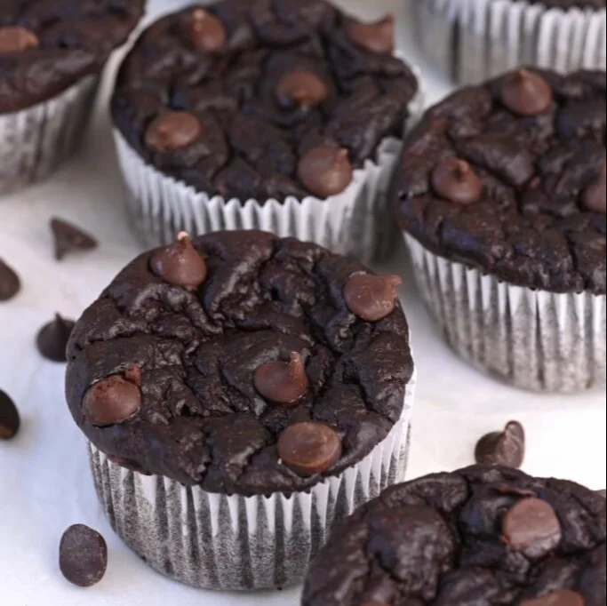 Sugar-free apple cocoa muffins baked with healthy ingredients
