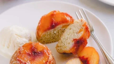 Peach Upside Down Mini Cakes with fresh peaches and golden caramel glaze