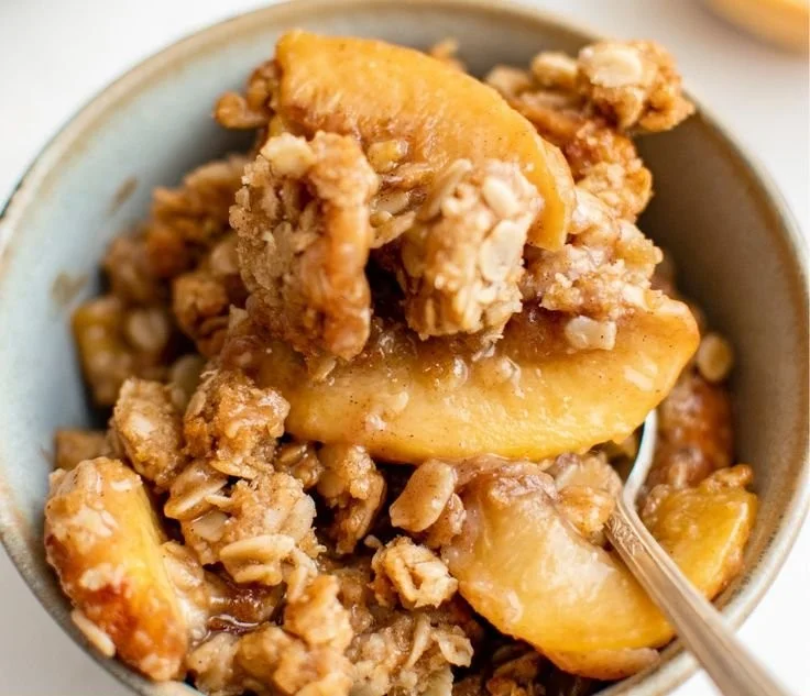 Easy peach recipe for cobbler featuring fresh peaches and simple ingredients