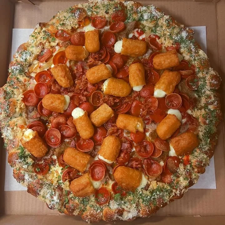 Roni Cup Meatlovers Pizza with Mozza Sticks and Garlic Knot Crust