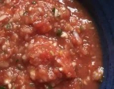 Delicious Whole30 Restaurant Style Salsa served in a colorful bowl.