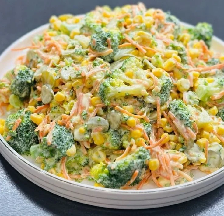Deliciously fresh broccoli salad with vibrant ingredients and colorful toppings