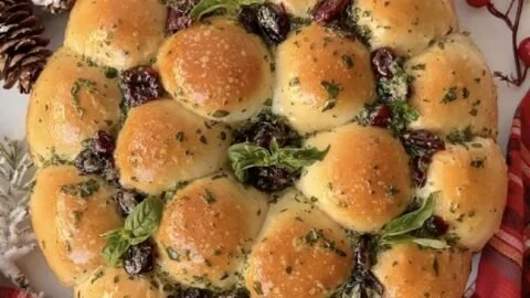 Delicious cheese-stuffed garlic wreath bread fresh out of the oven