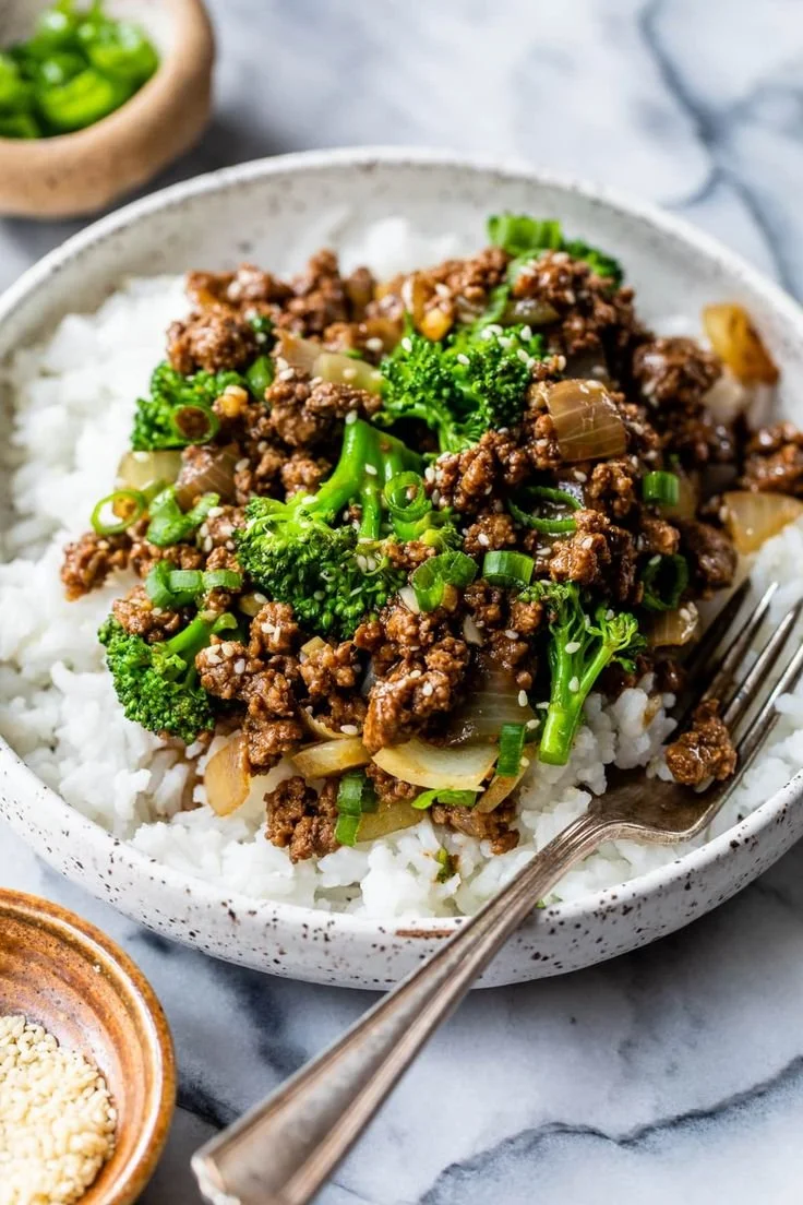 Delicious ground beef and broccoli stir-fry served in a bowl with vibrant colors.