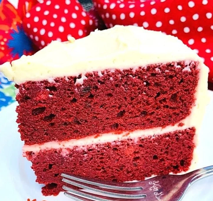 Delicious low-carb chocolate cream cheese dessert topped with cocoa