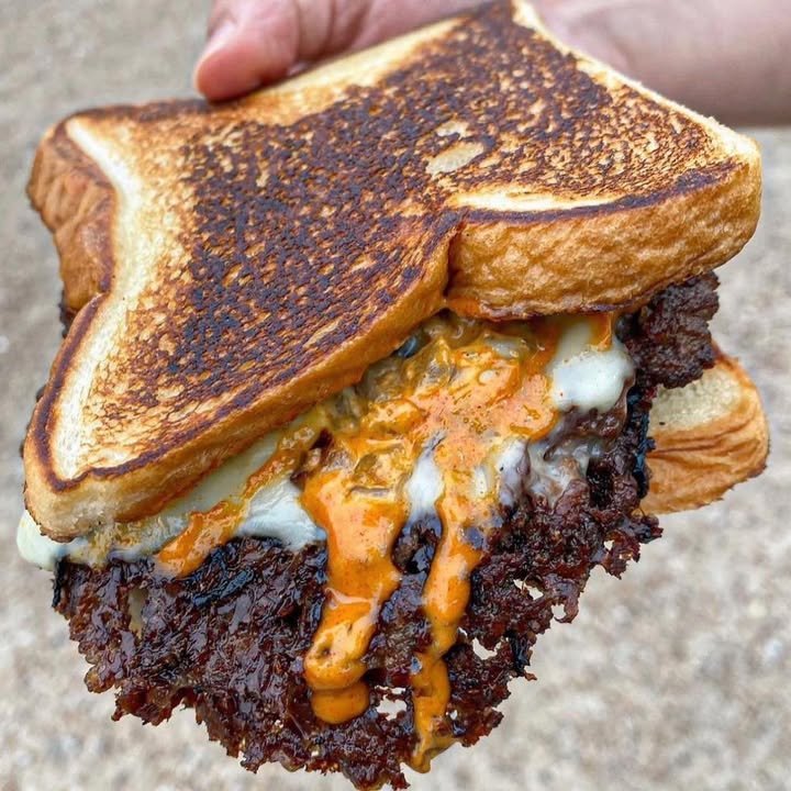 You're looking at your lunch plans... 🫠 

eat.bunslut